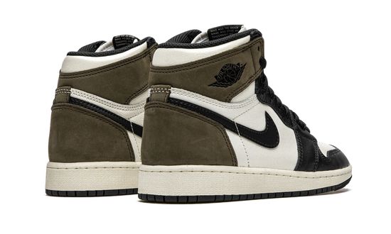 Air Jordan 1 Retro High OG’Mocha’ 555088-105